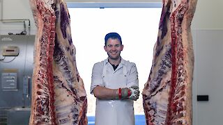 HOFEIGENE SCHLACHTUNG